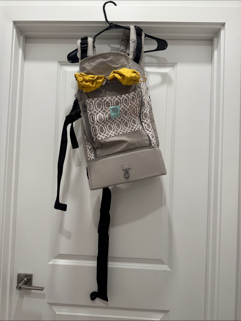 Lillebaby with Yellow Accent - Supportive and Stylish